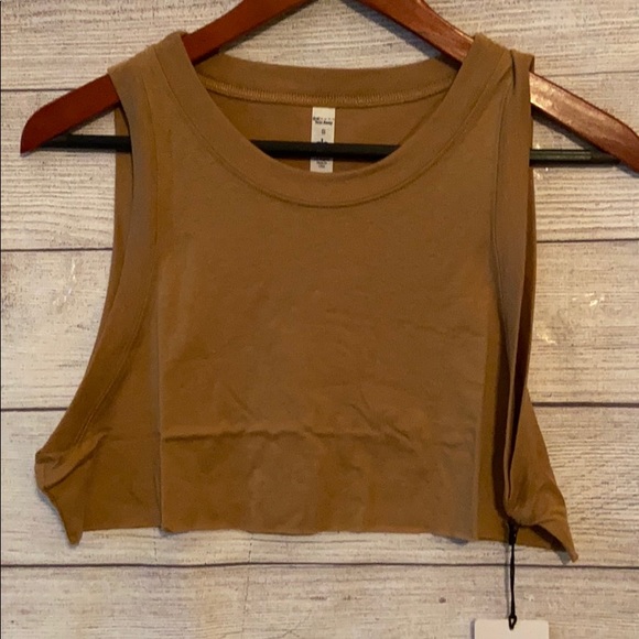 🔥80% off!! LAST ONE! NWT ALO Crop Tank - Picture 5 of 8